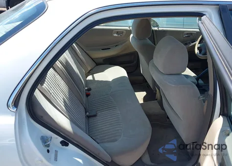 1998 Honda Accord Lx z USA, uszkodzony, nr VIN 1HGCG5641WA247516